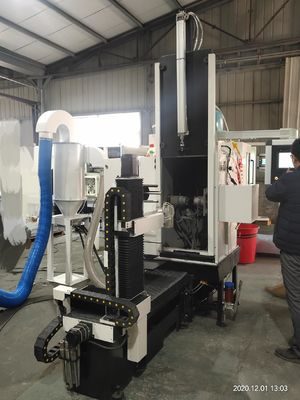 Machine de sablage CNC à lame de scie avec robot