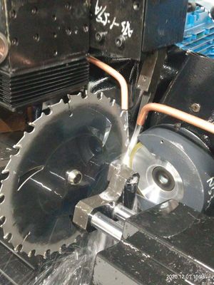 Machine à affûter les lames de scie Tct de haute précision avec chargeur